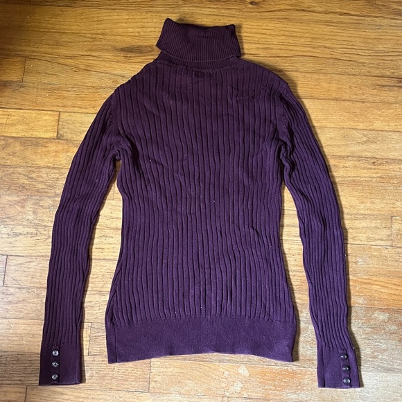 Croft & Barrow maroon ribbed turtleneck size small - Picture 3 of 4